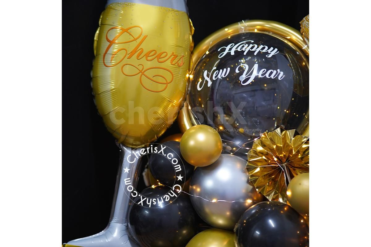 The bunch of balloons with lights bouquet is a good selfie prop