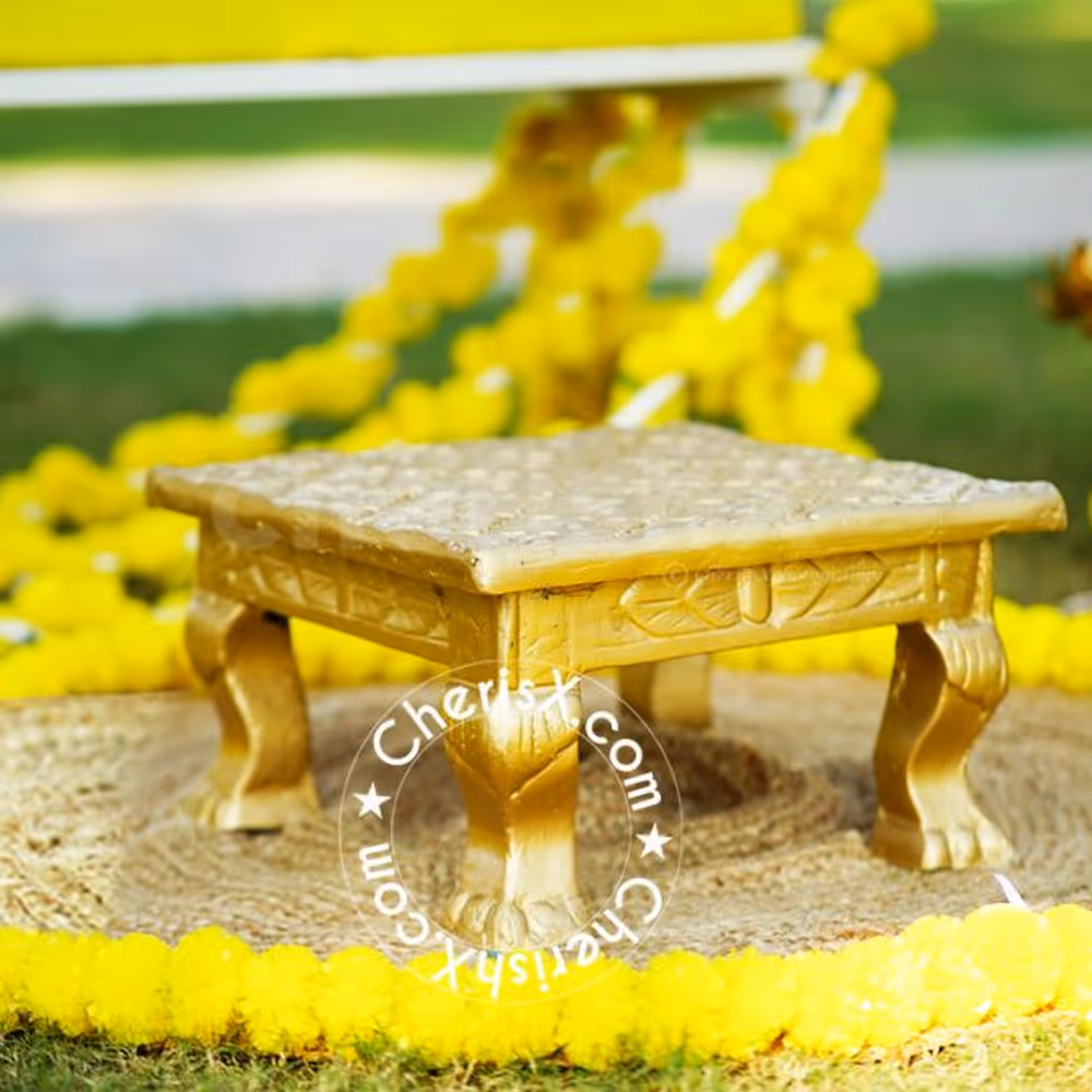 The decorated Jhula is the centre of attention in this décor theme