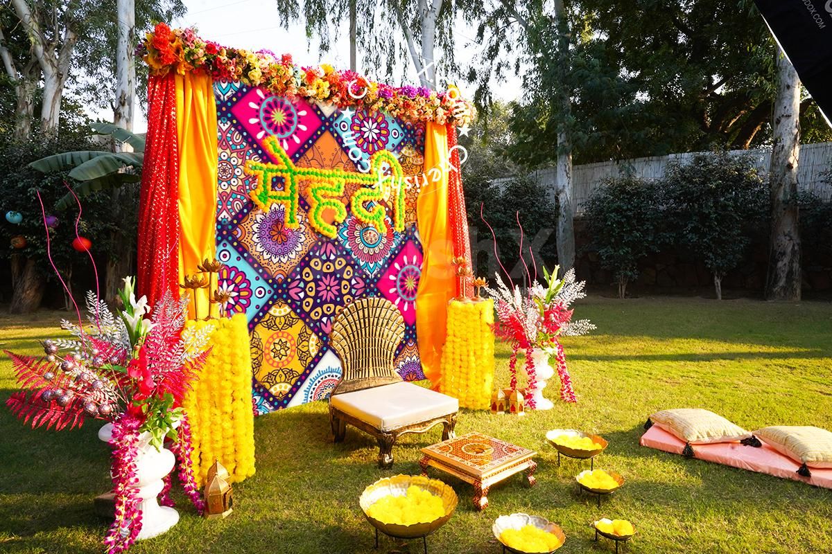 The brass pots add the traditional touch to the celebration
