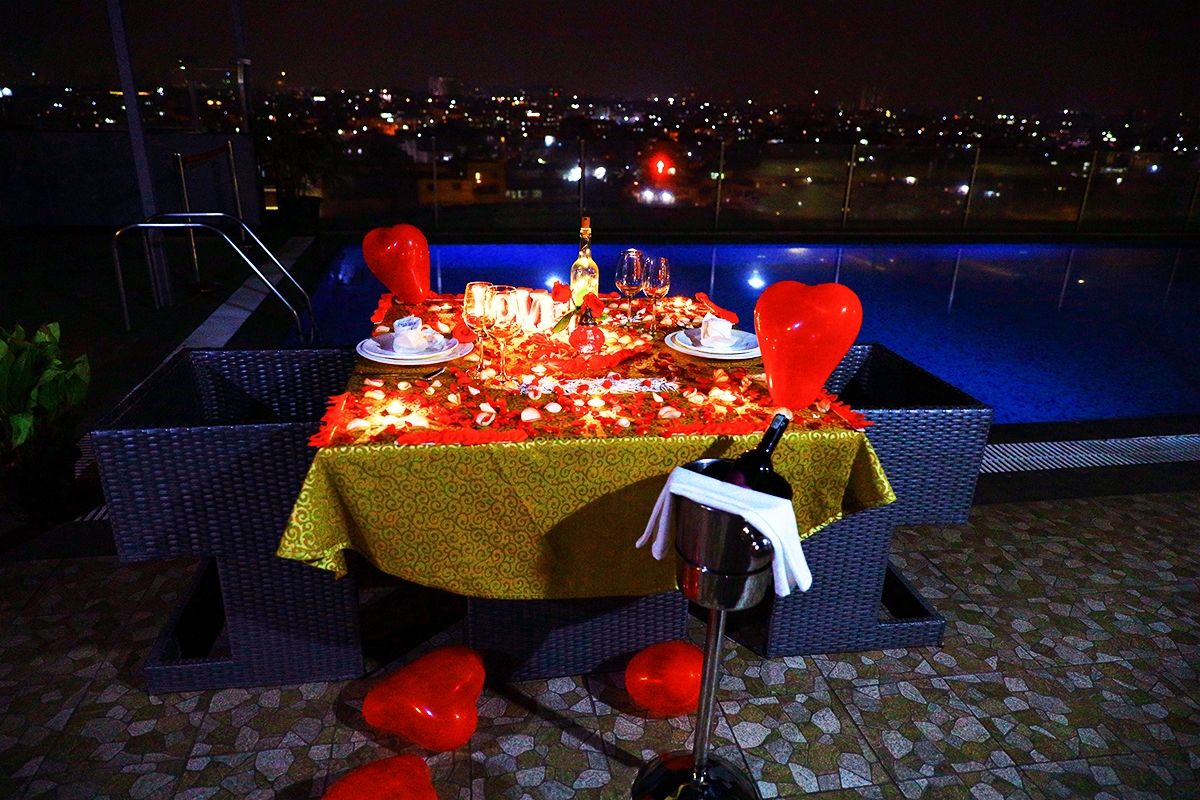 Candlelight Dinner Date