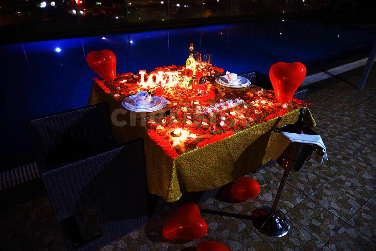 The channeled music sets the vibe for the night