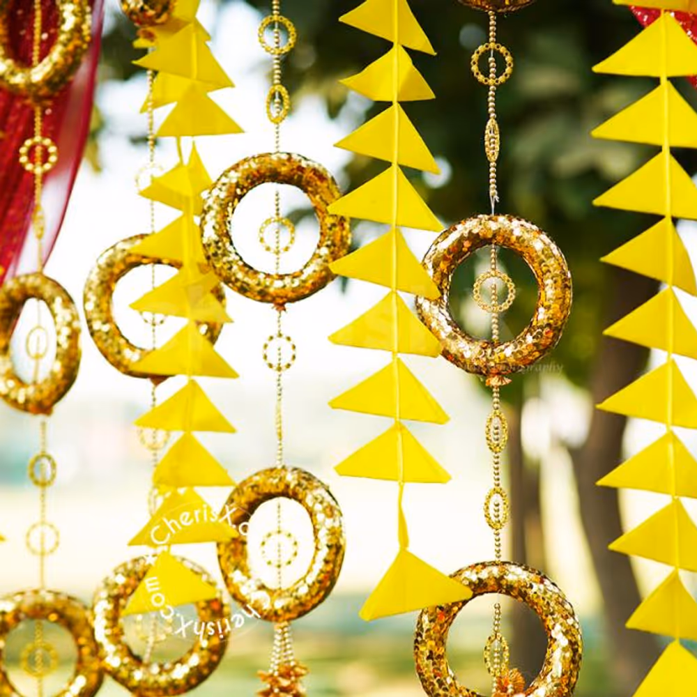 The Golden Ring mehndi décor is a special décor idea that will never disappoint