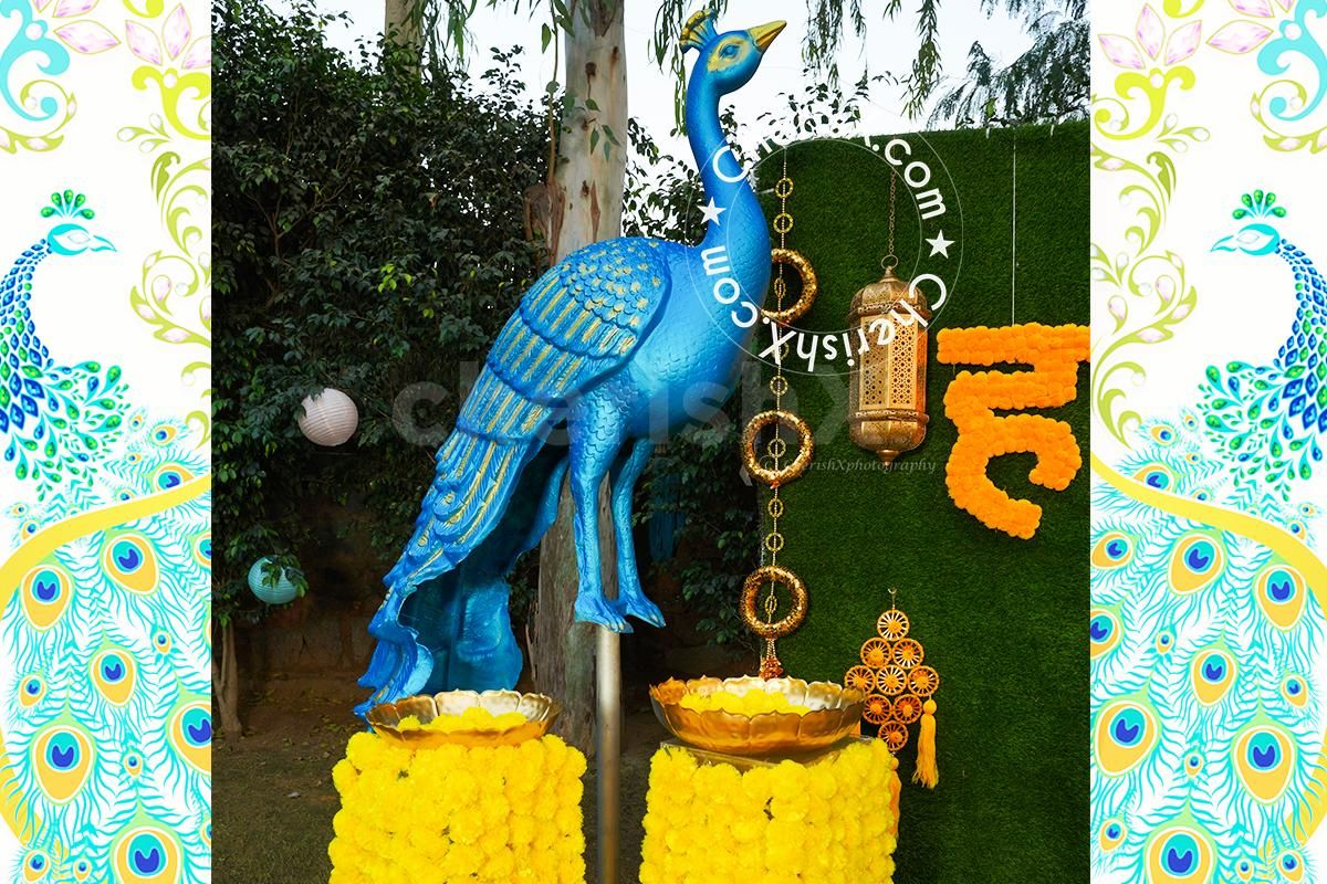 The Lotus urfi is a good quality haldi that you cannot miss as a part of the theme