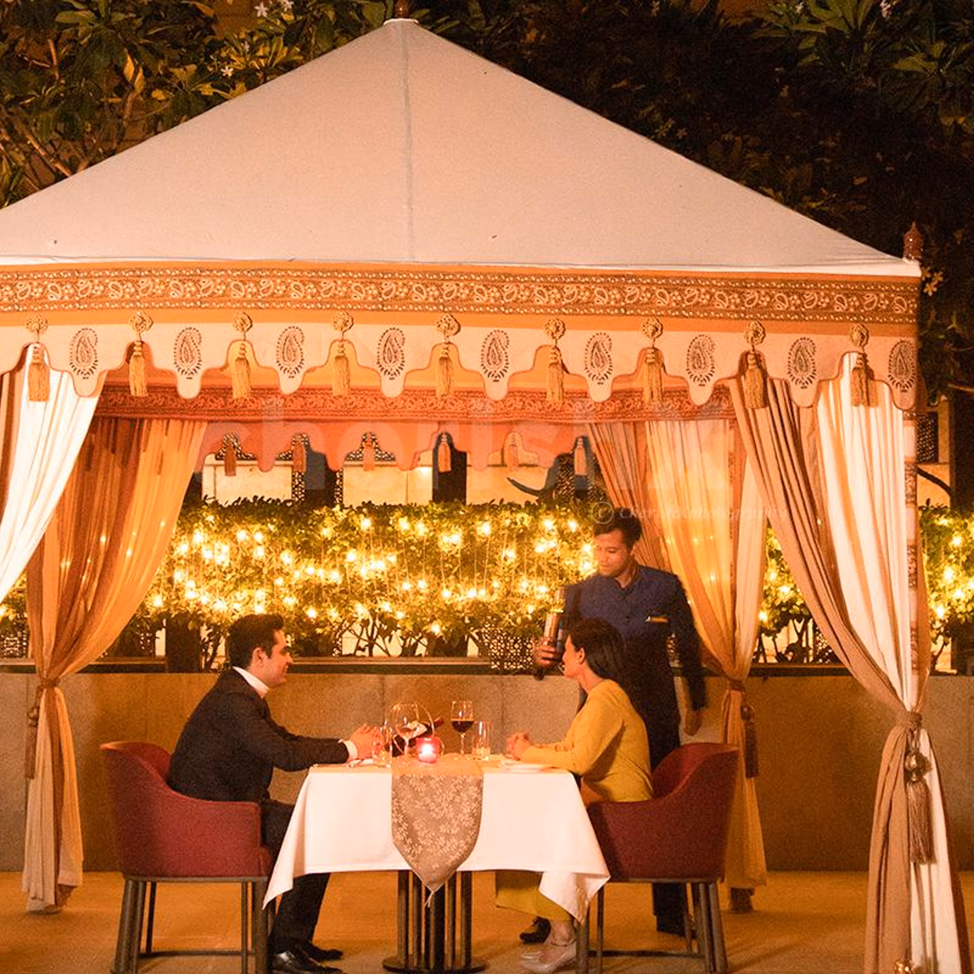 The soft music with food and drinks is the perfect combo for your dinner night