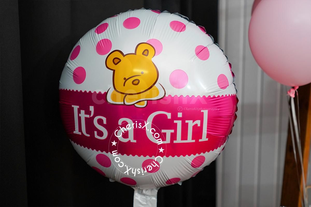 The moon foil balloon adds positive significance to the celebrations