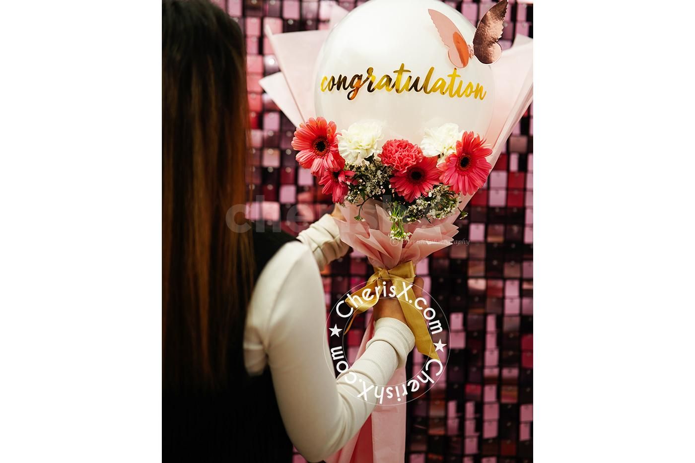 Sparkle your happiness with this glittery bouquet