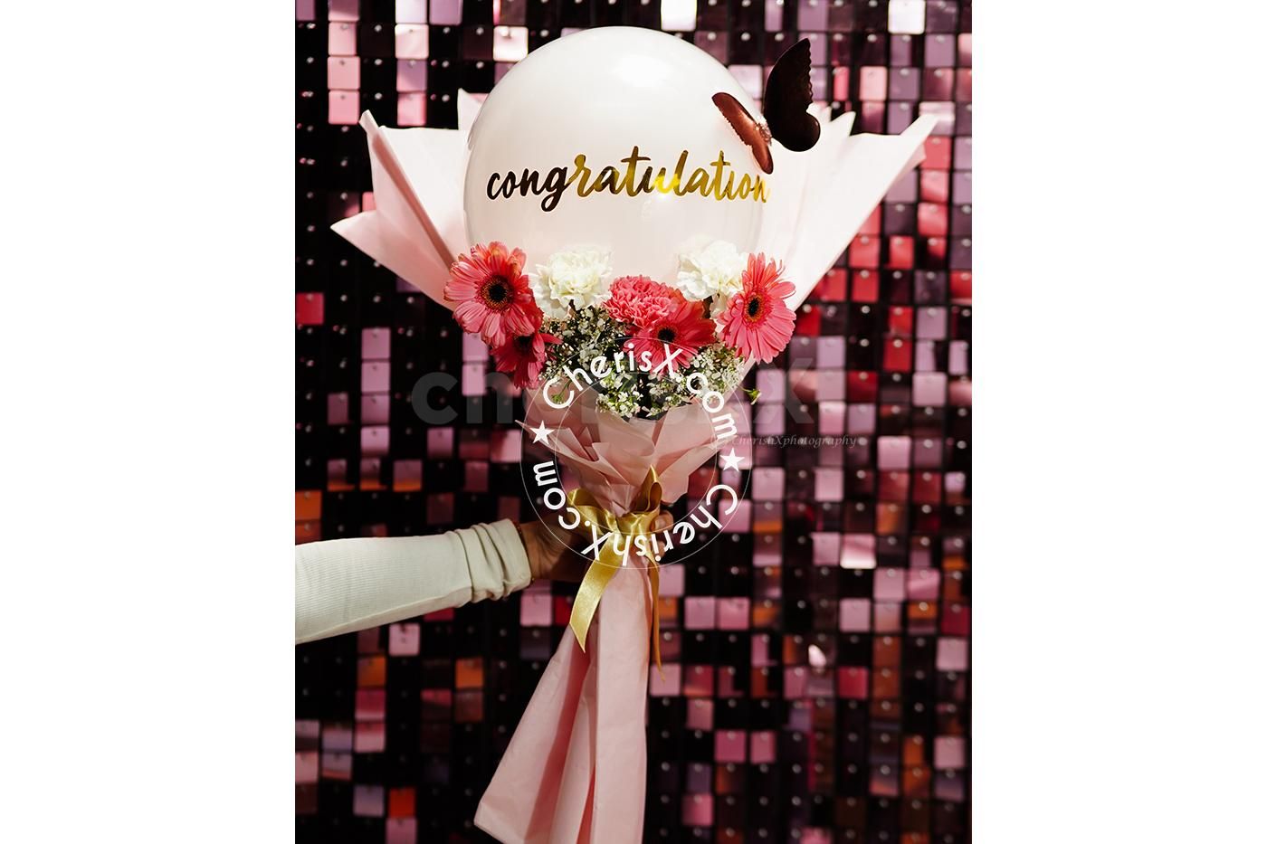 Add a special message on the vinyl message card to make it personalised