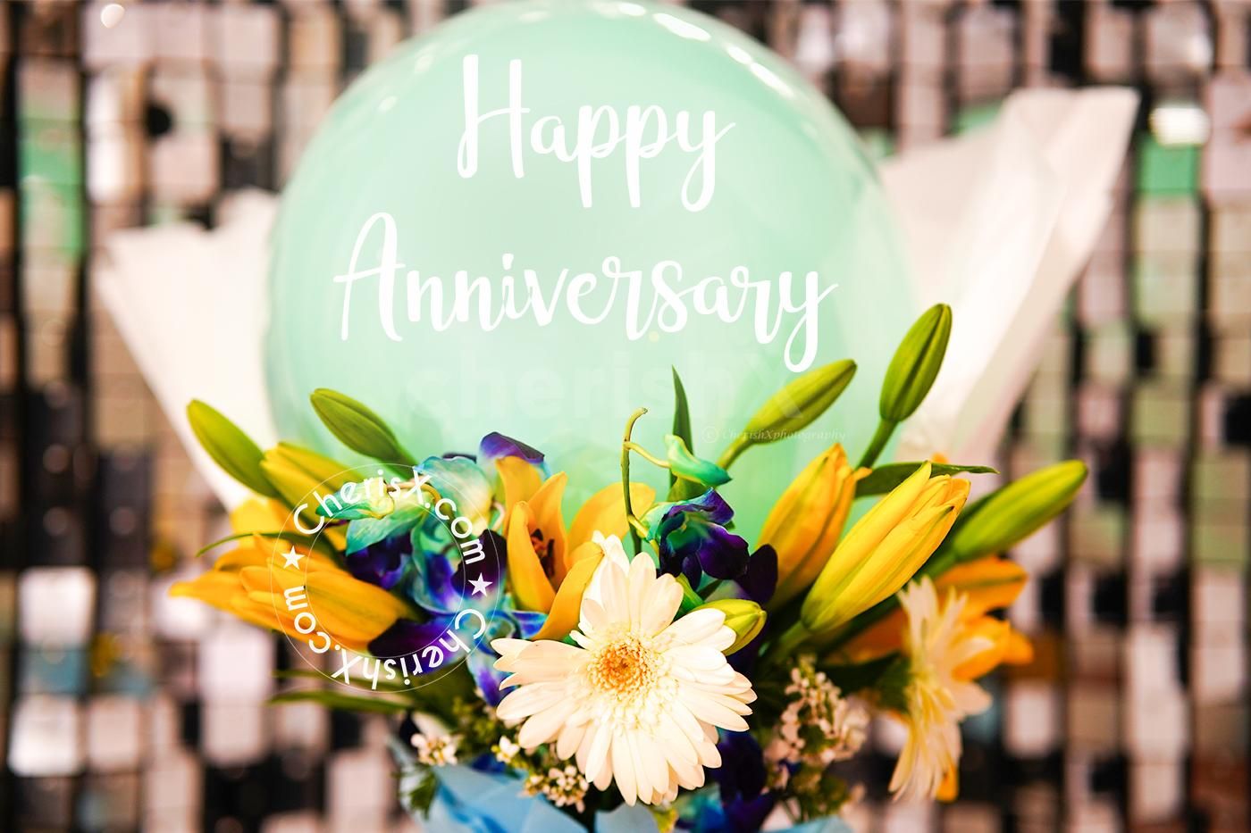 The gorgeous balloon and flower bouquet can never go out of fashion