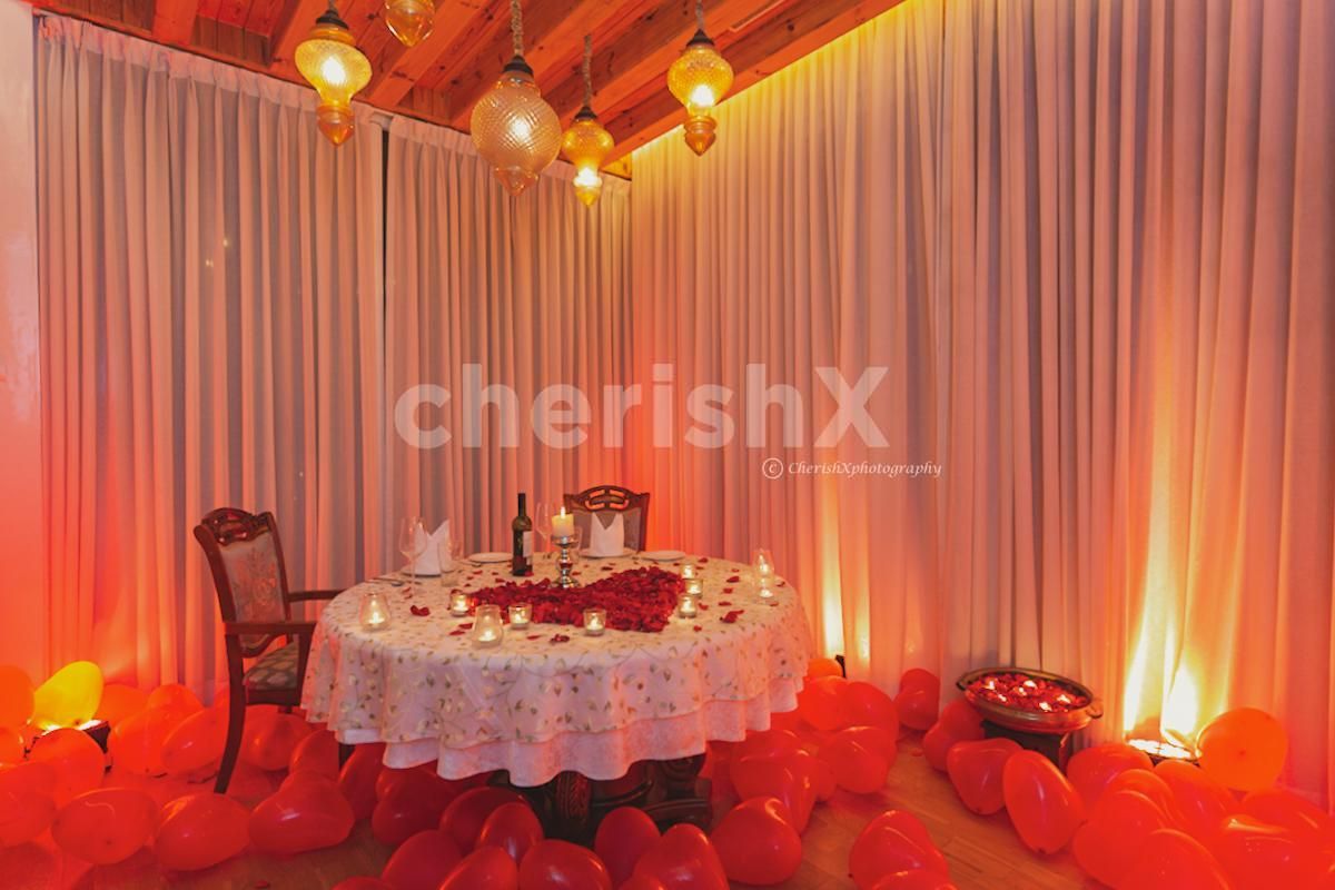 A Poolside Dining Experience at the Luxurious Umrao in Delhi.