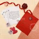 The red and golden balloon combination is a priceless addition to the hamper