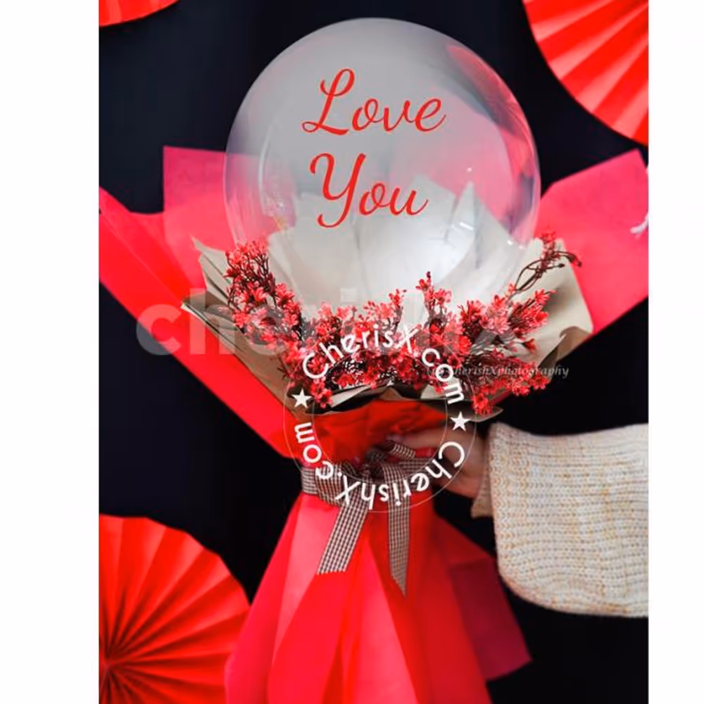 A red flower bouquet with balloons will be an exceptional gift this Valentine’s