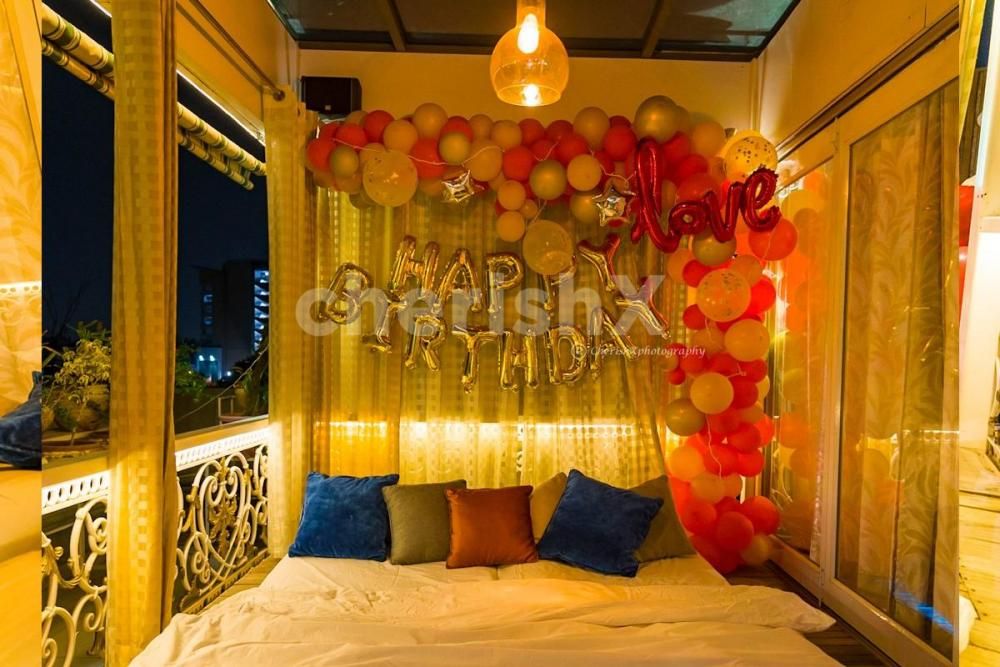 Private movie and dinner in janakpuri for you special celebrations