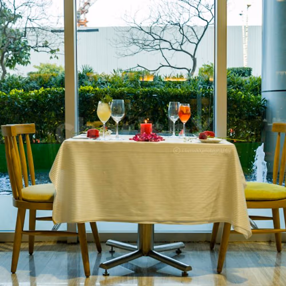 The night of romantic celebrations is made exciting with Viva’s special ambience and meals