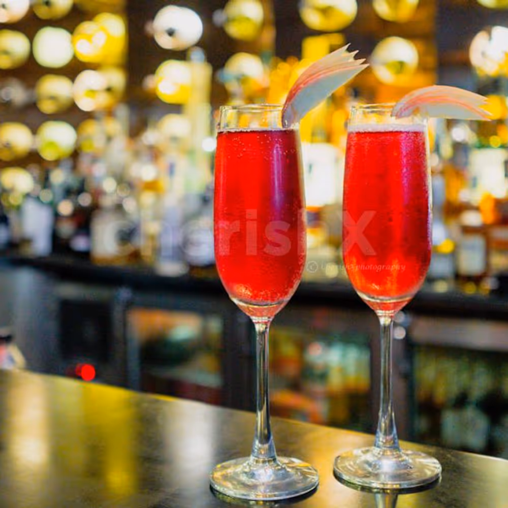 A splendid night of drinks and food begins at the bar lough of Crown Plaza