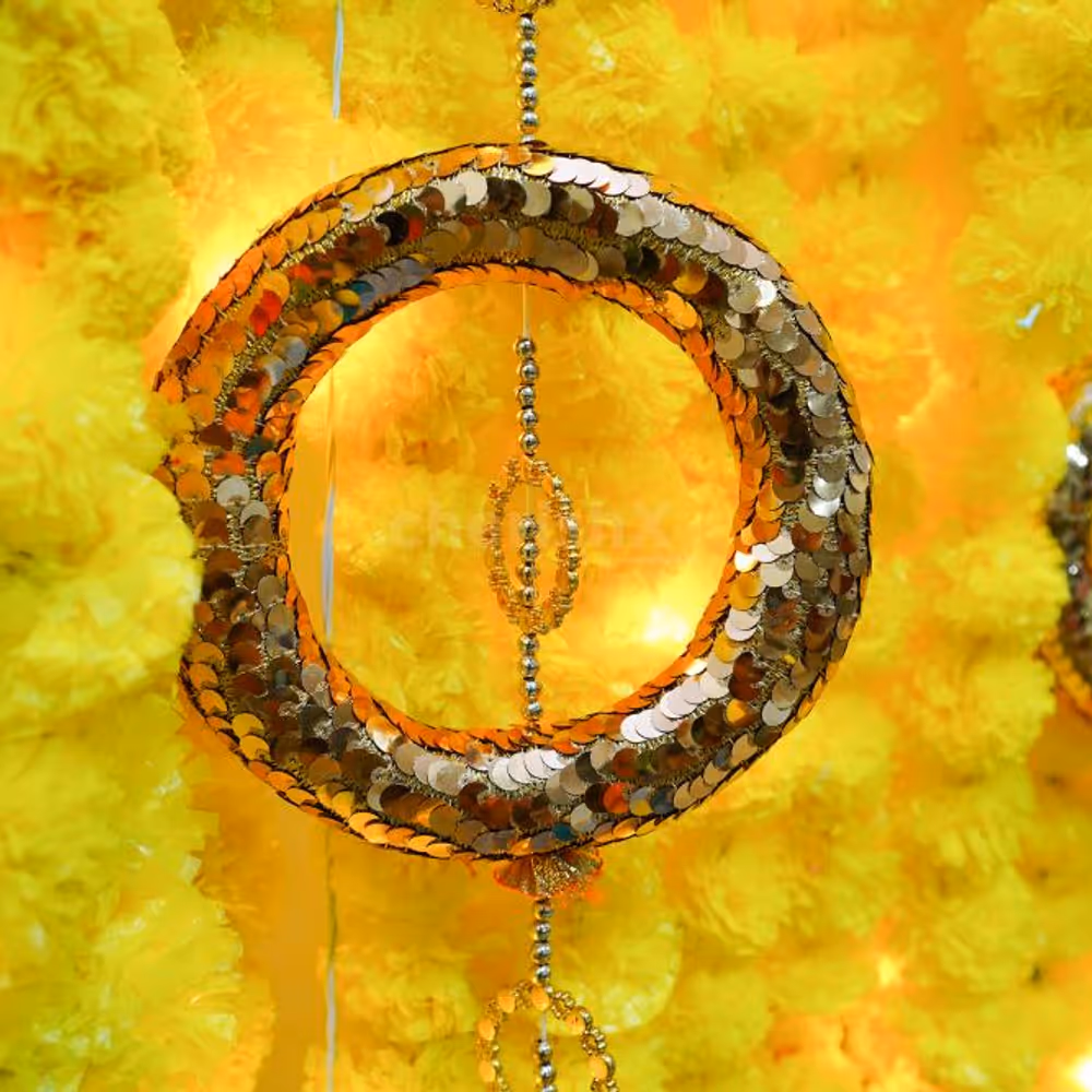 The backdrop with striking colour combo makes it best for pictures and selfies