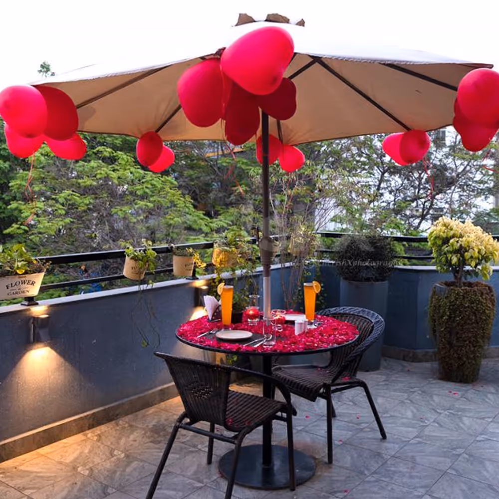 Choose aerated beverages or mocktails as you like.