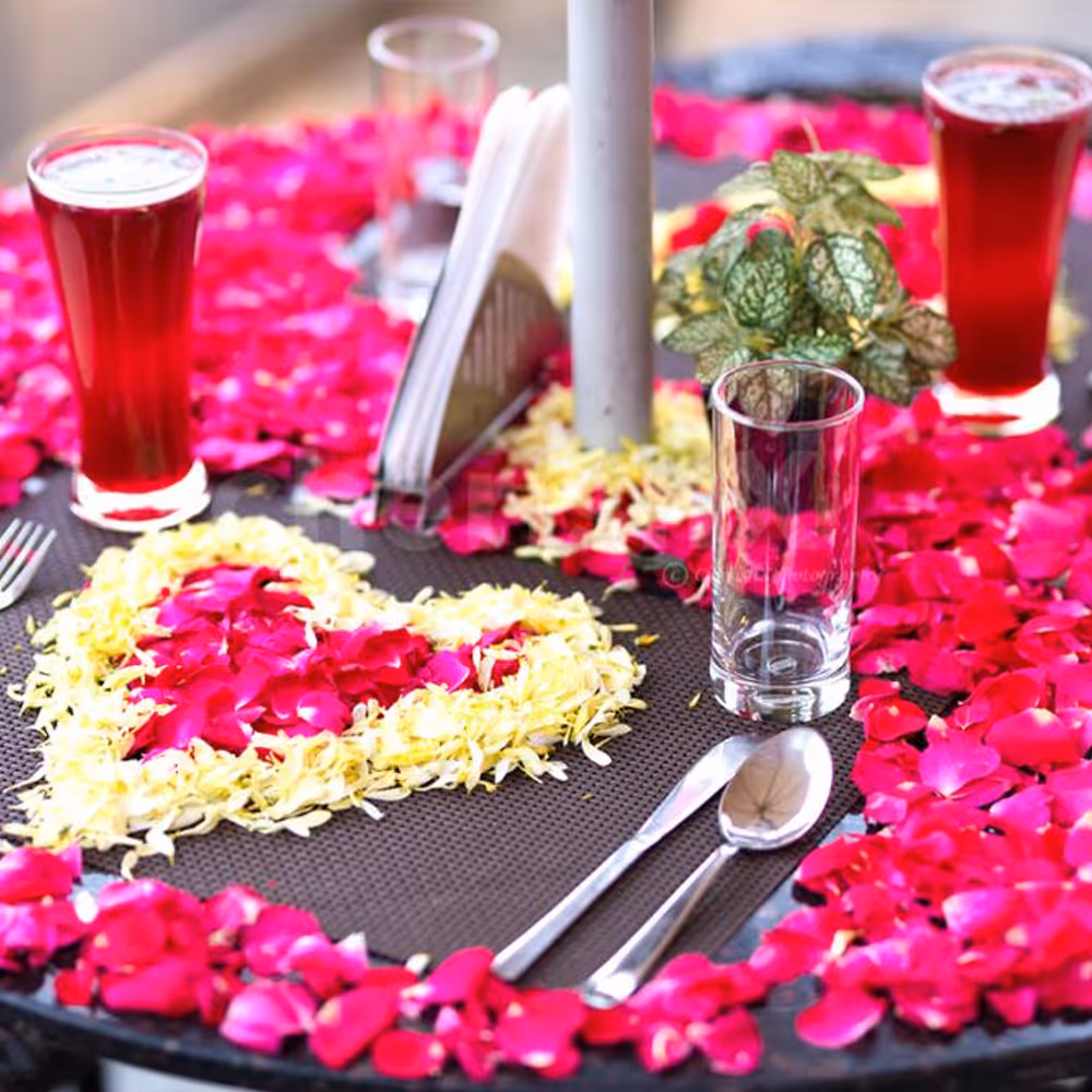 Choose aerated beverages or mocktails as you like.