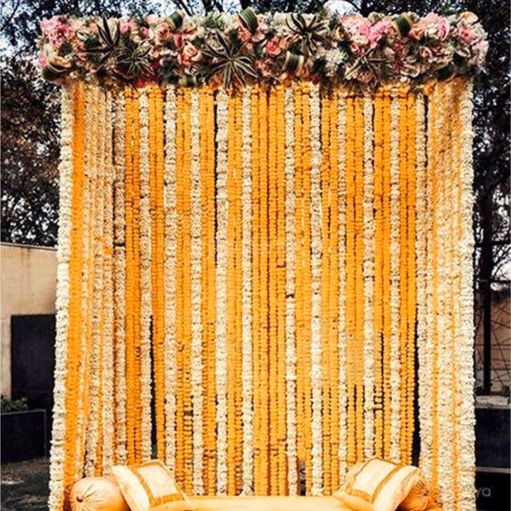 Floral decor or weddings are never out of fashion.