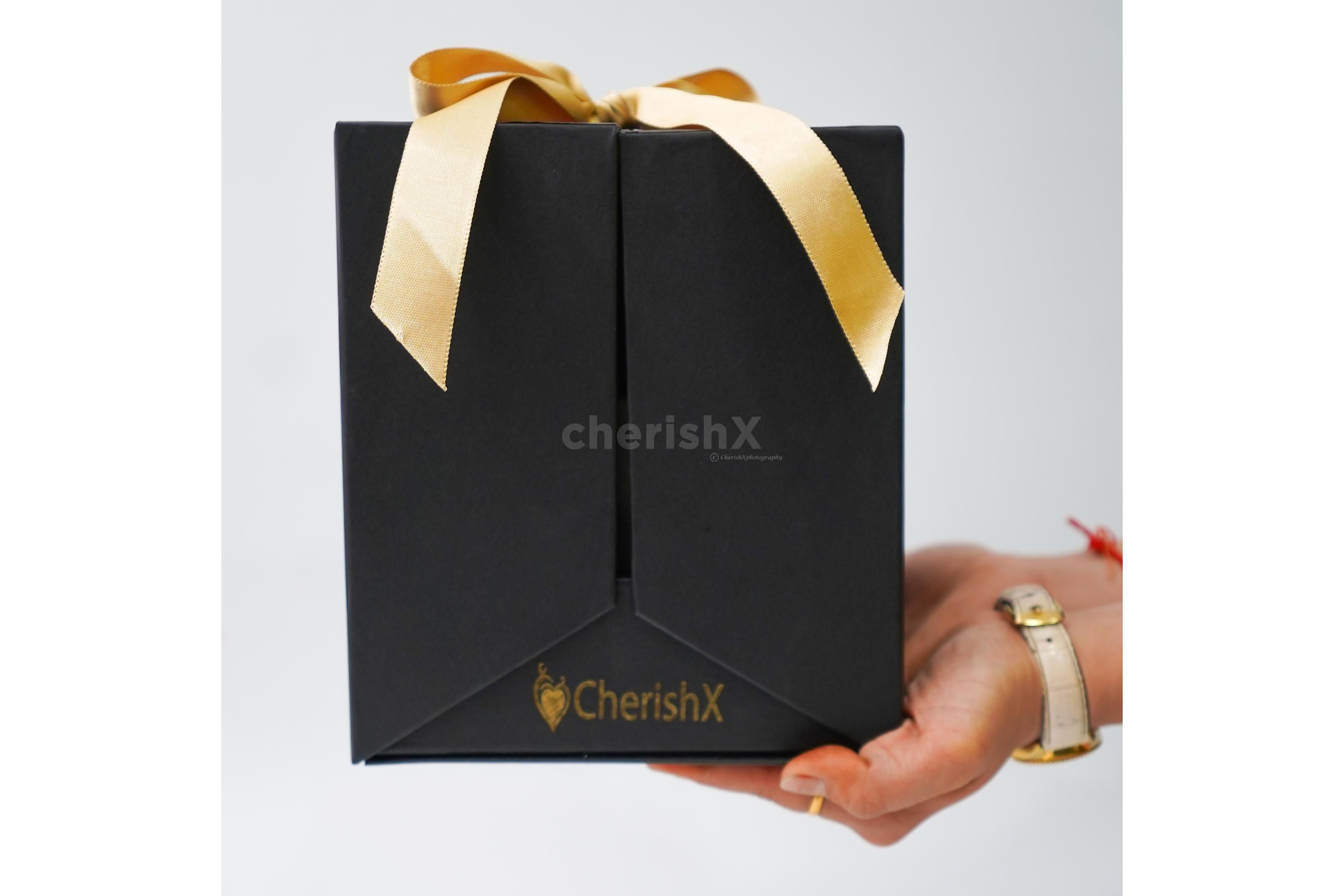 Share joy and love by giving this beautifully crafted hamper to your close ones.
