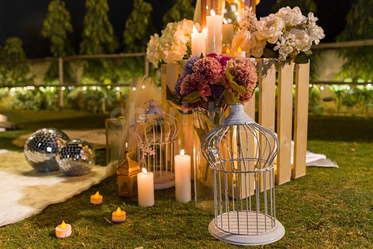 The lamps, cushions, and lamps added to the setup truly complement the occasion