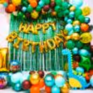 Our green-coloured balloon décor creates the shadow of green