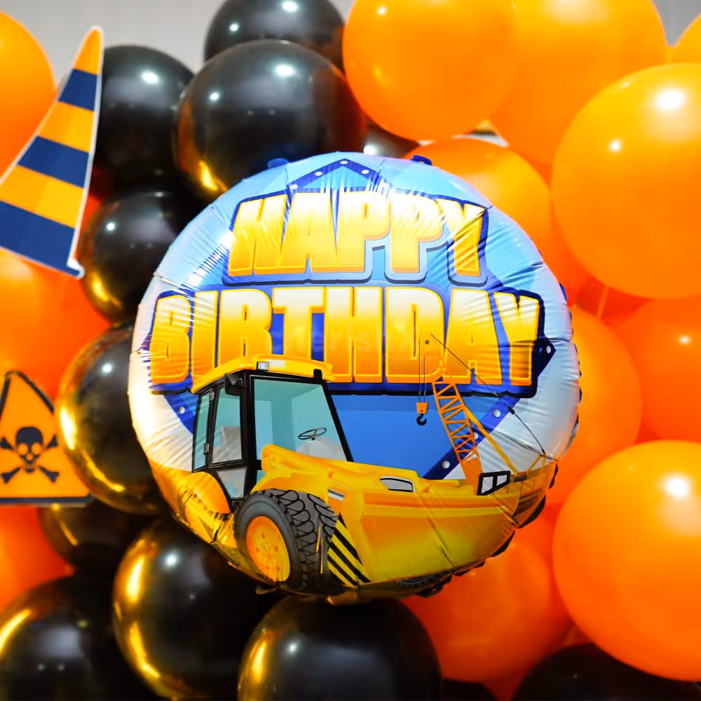 A happy birthday neon sign adds a gorgeous tinge of aesthetic to the event.
