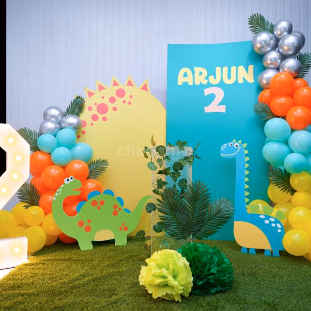 Children can play and relax safely on the artificial matt grass.