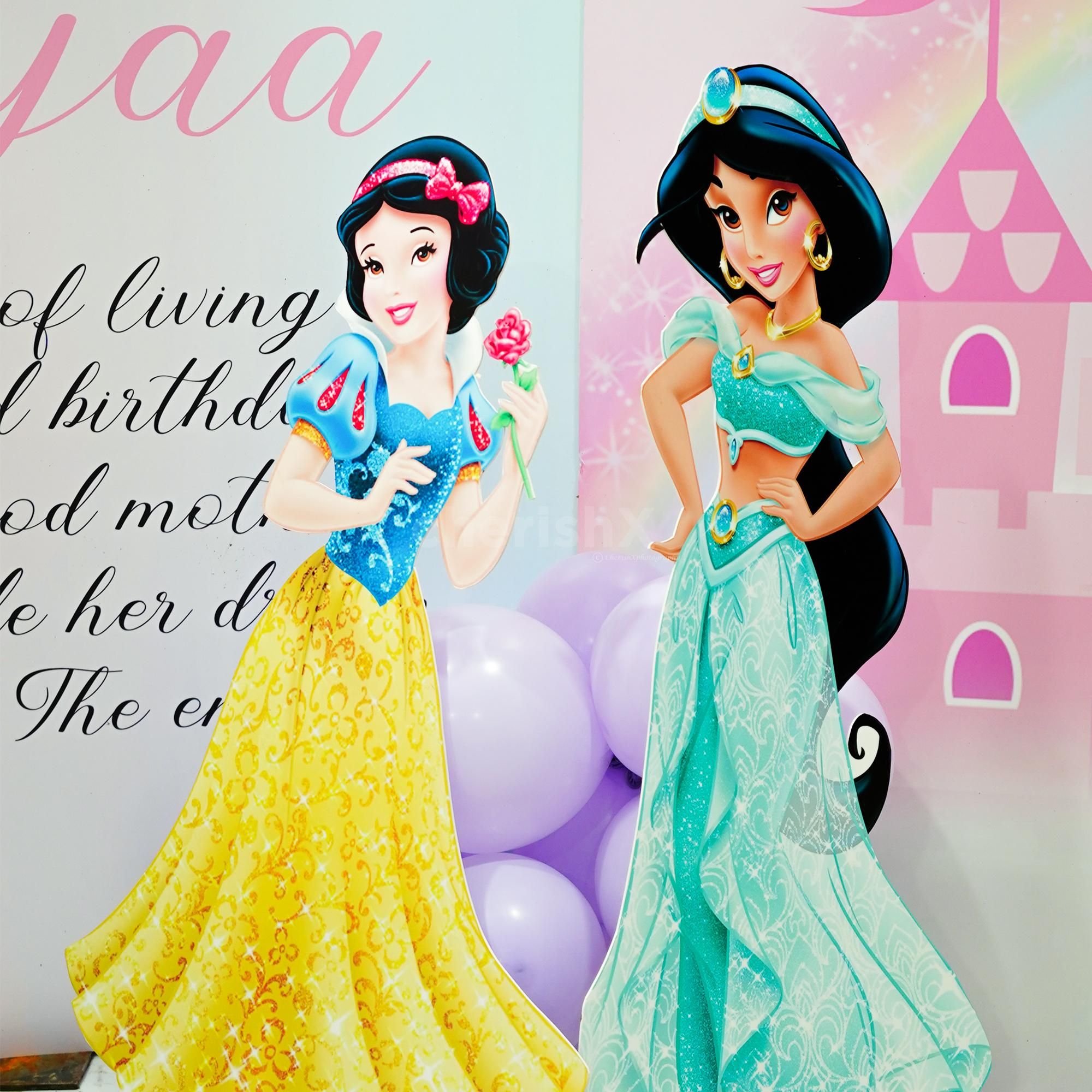 The pastel balloon decorations are pleasant for the eyes at first sight.