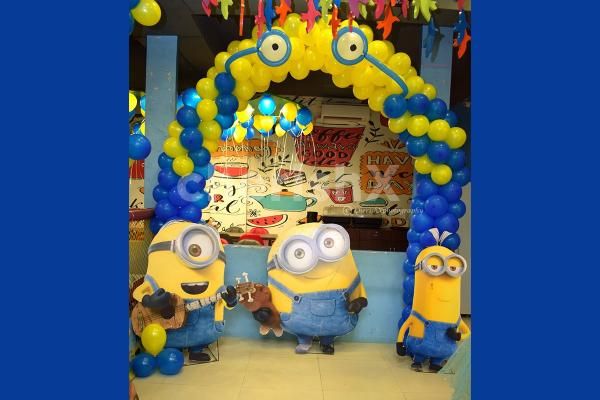 Minion Balloon Arch Decoration