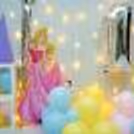 The floating balloons make it a good prop of play for kids at the party
