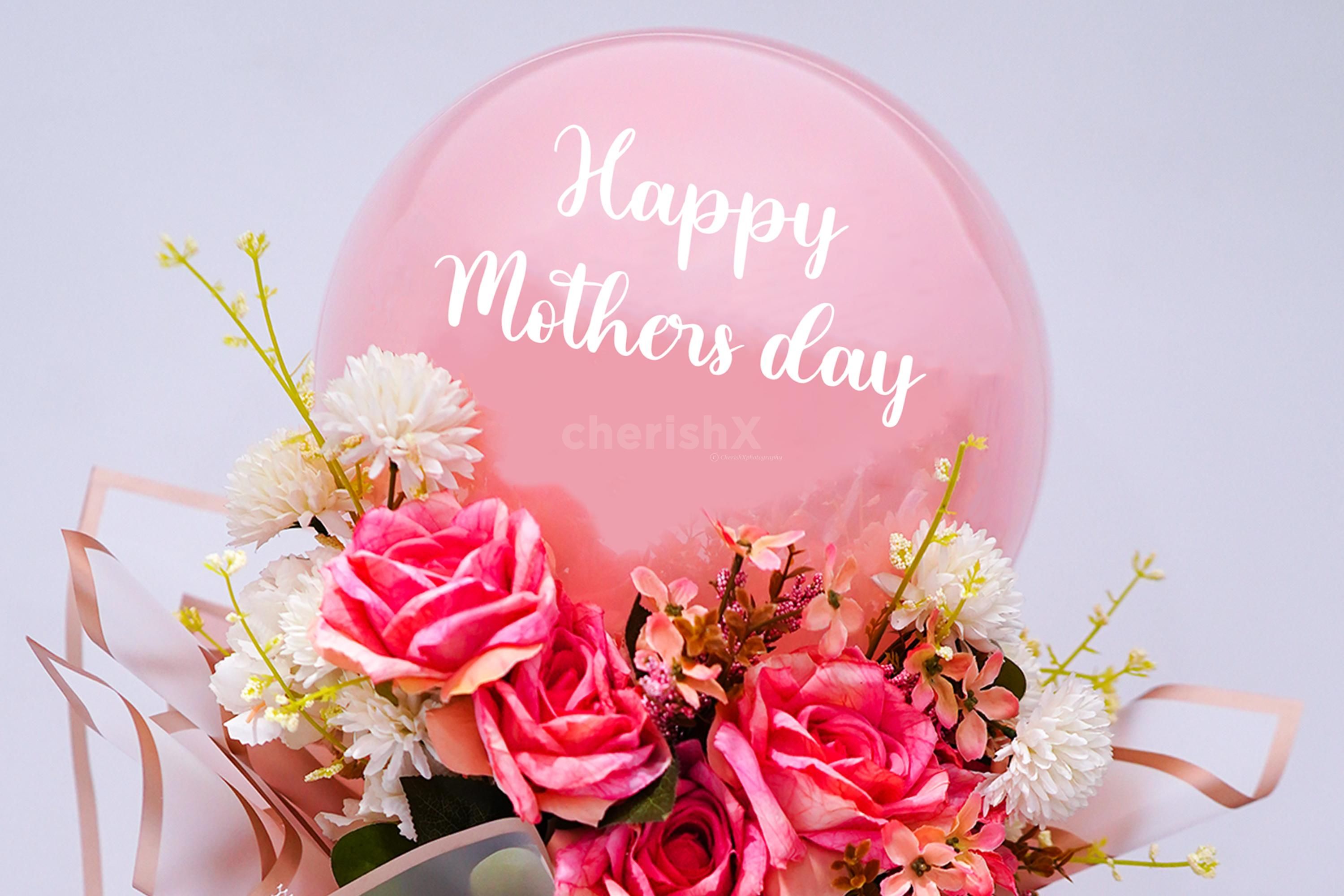 The lovely decorated balloon and flower bouquet will be a memorable gift for years to come.
