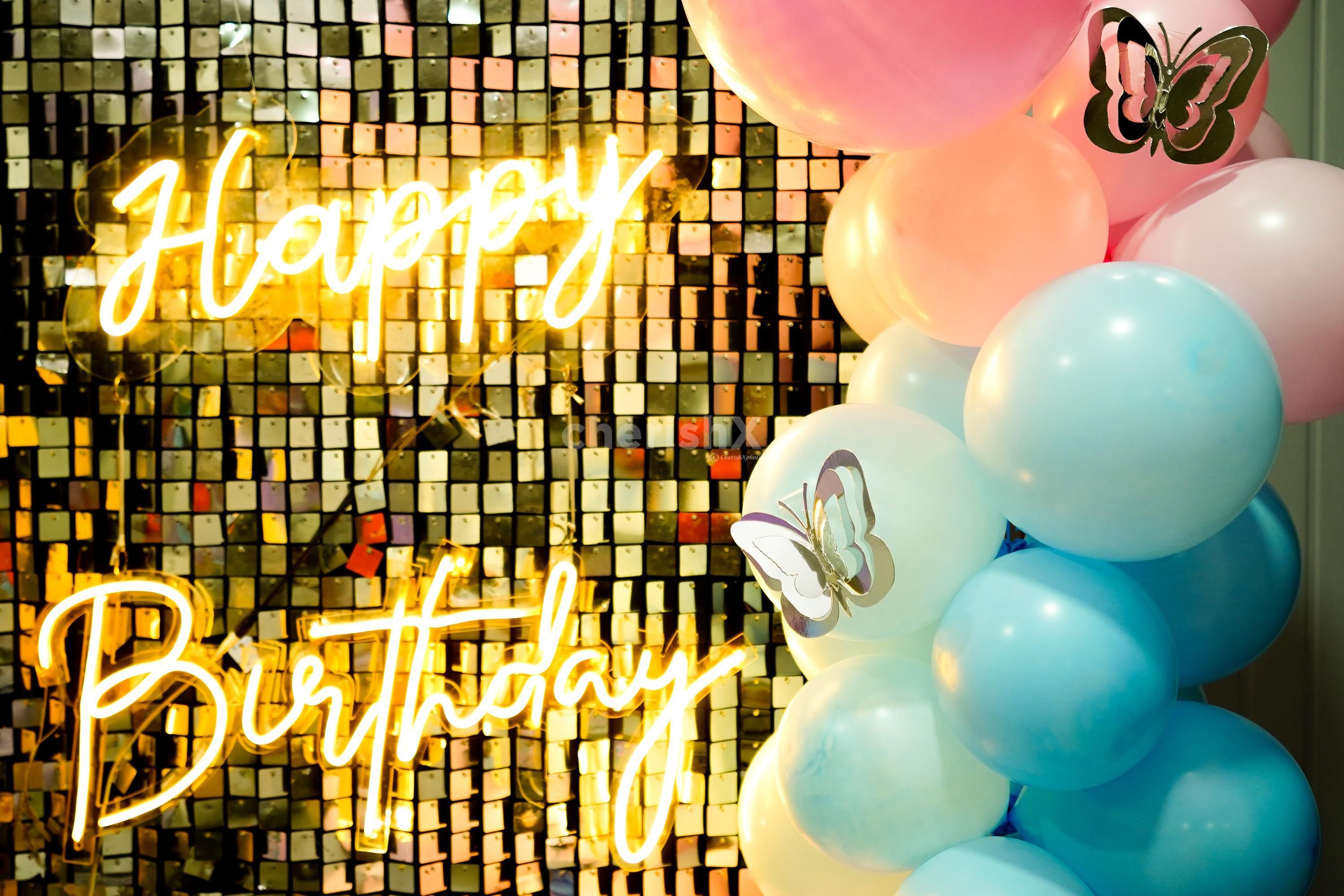 The shining and shimmering fairy-tale decorations will surely get your kids excited.