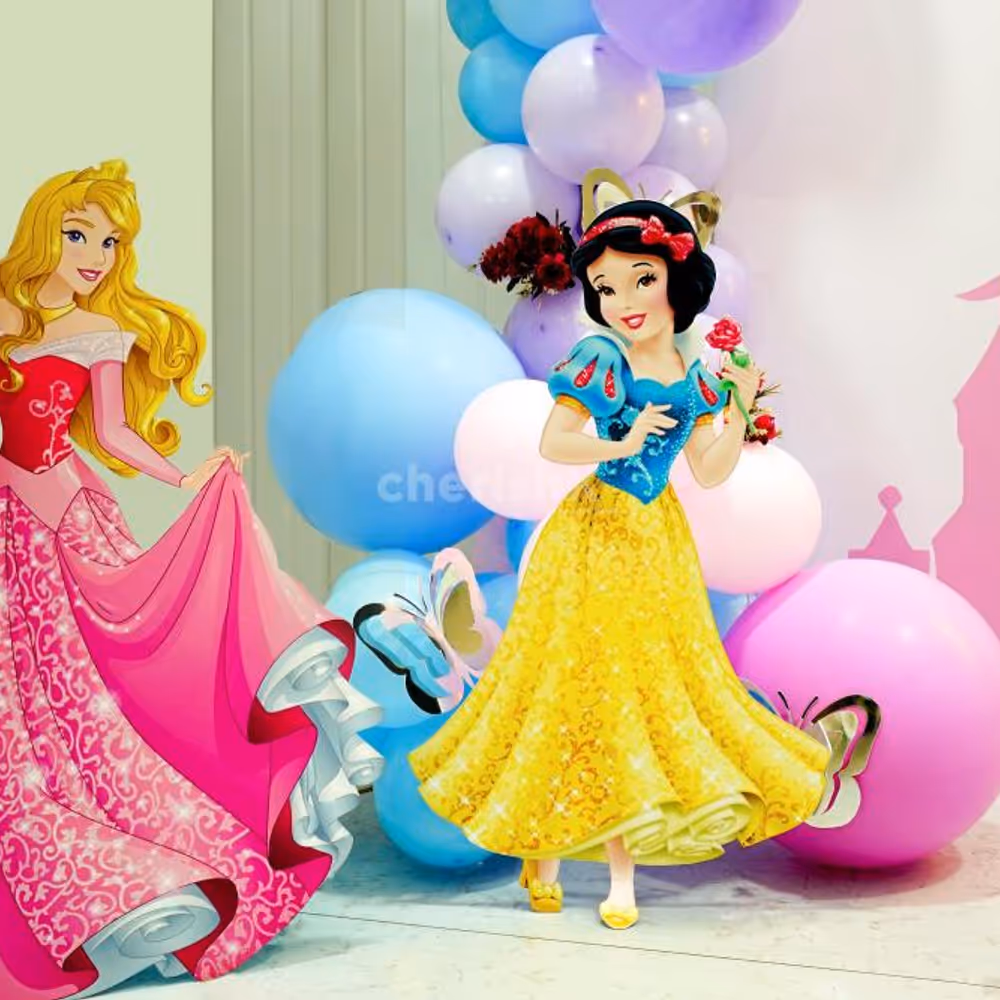 The princess sun board cutouts are pretty additions for a picture-perfect backdrop.