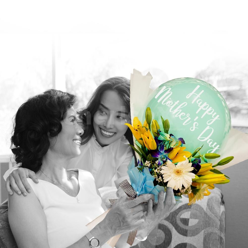 The blue colour of the bouquet is unique and absolutely pleasing