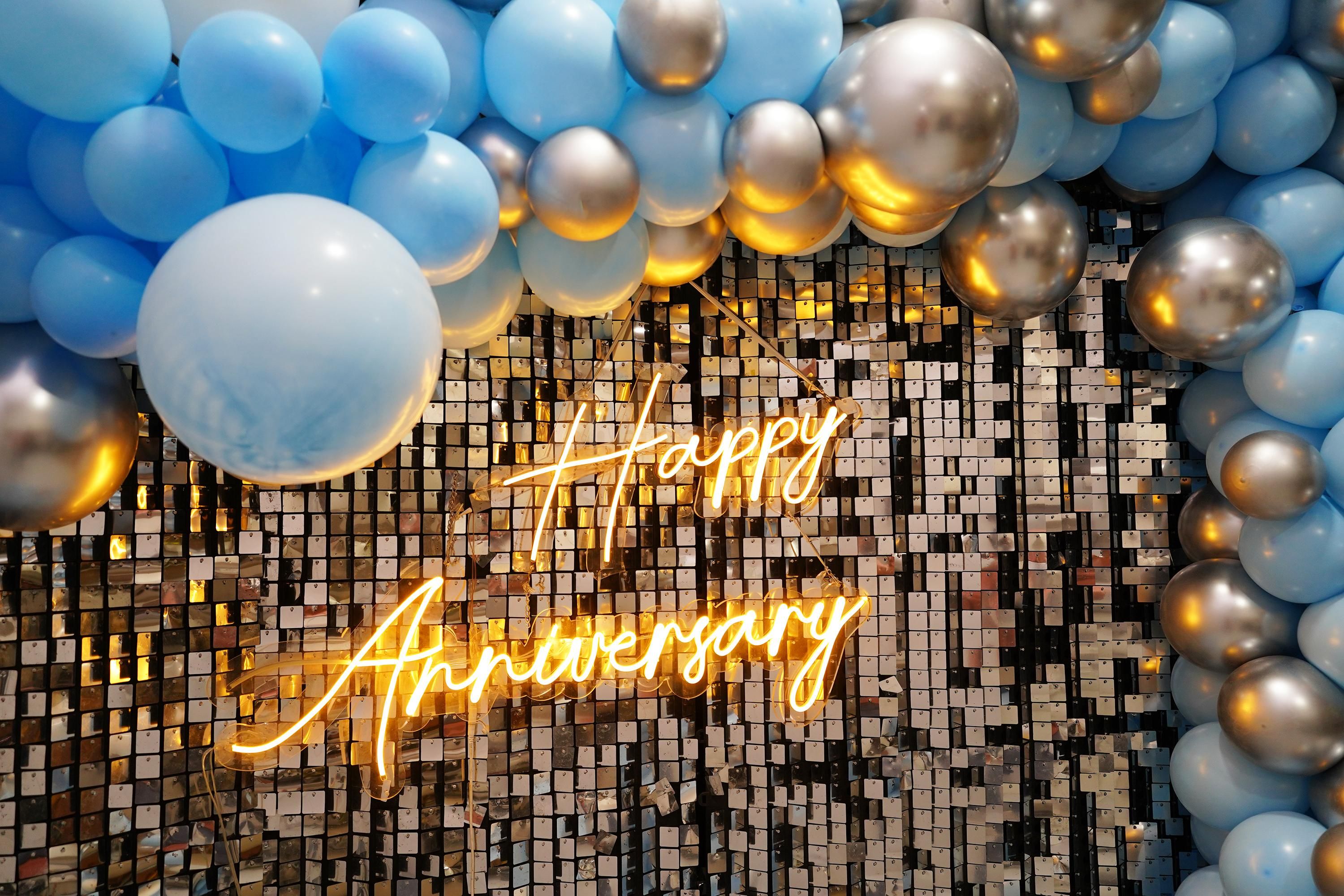 This backdrop will enchant your significant other and make you fall in love even more.