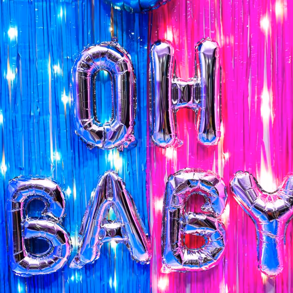 From the charming brick lights to the adorable baby foil balloons, every detail is thoughtfully designed to create a delightful atmosphere.