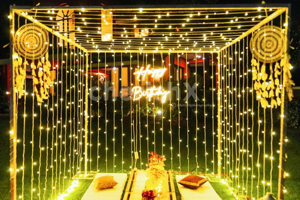 Transforming ordinary into extraordinary, this pretty cabana decoration sets the stage for a whimsical celebration that will leave you spellbound.