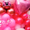 Light pink foil balloons set the dreamy ambience.