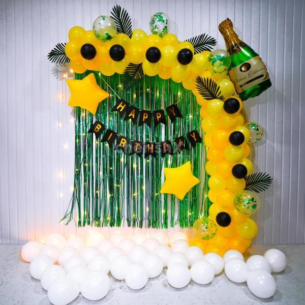 Picture-perfect moments against the backdrop of blooming balloons and captivating decorations.