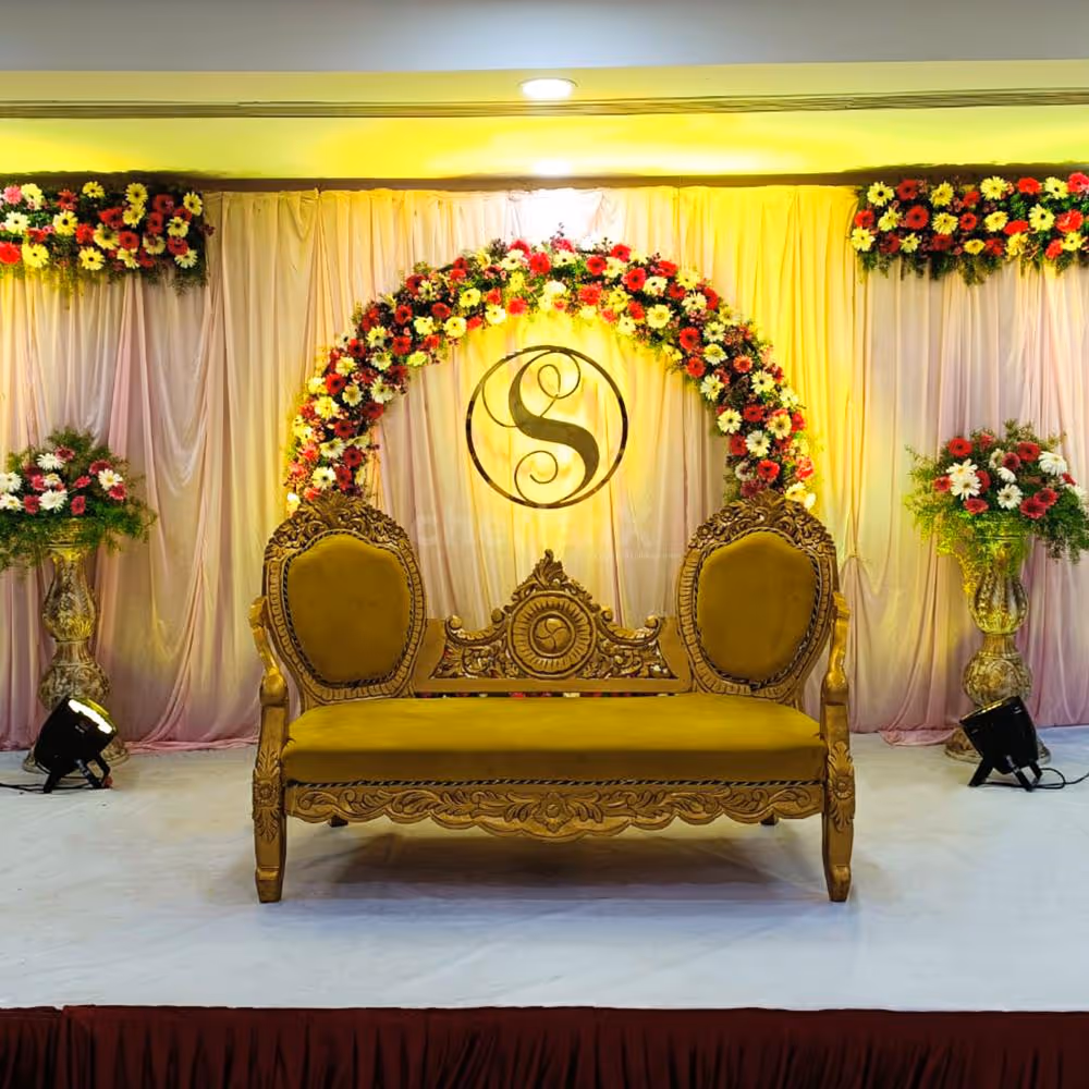 Perfect and elegant backdrop adorned with red and white flowers.