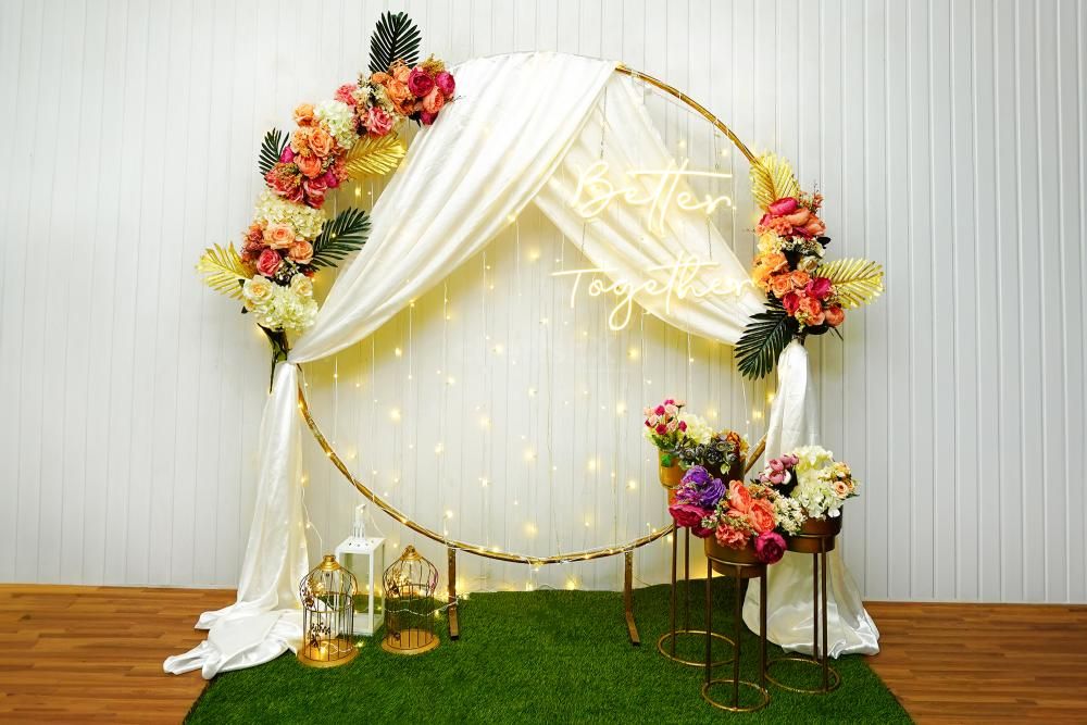 Flower bunches and pixel lights add elegance to the decorations.