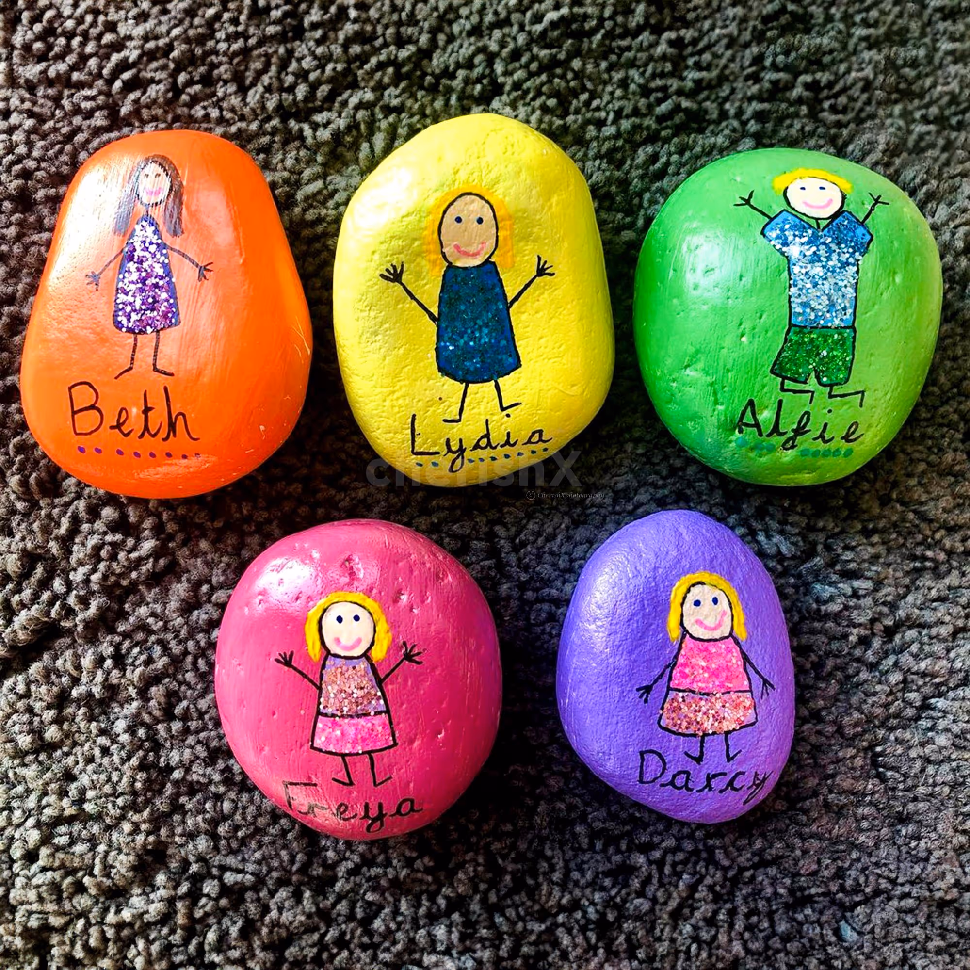 Kids explore their artistic talents, transforming pebbles into charming butterflies, animals, and vibrant flowers.