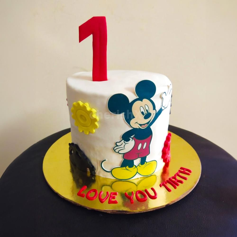 A Fondant Cake for the Ultimate Birthday Celebration