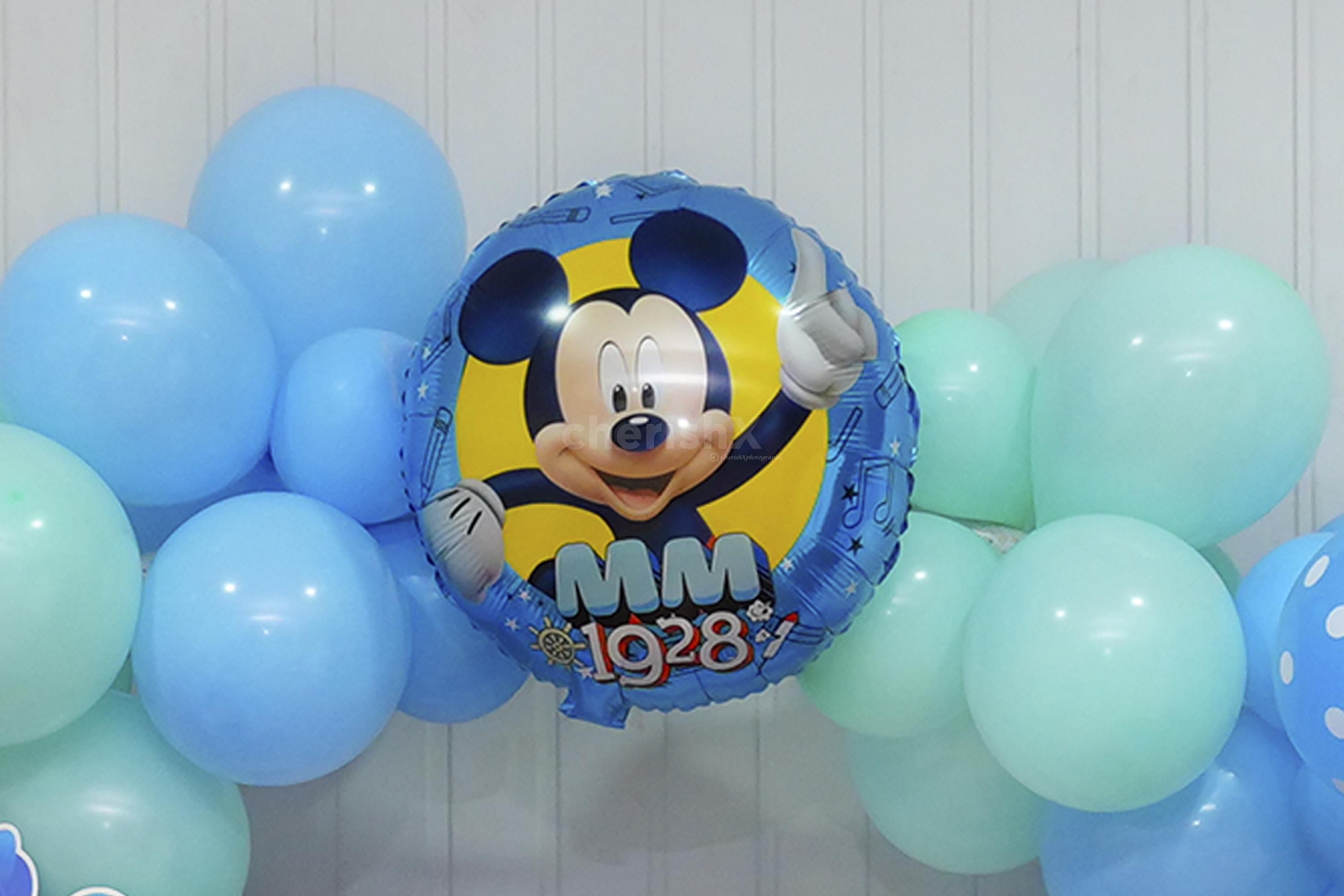 The 5-piece Mickey Mouse collection, including the starry blue foils, brings the beloved character to life in every corner.