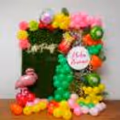 Immerse in Aloha Paradise Hawaiian Balloon Decoration.