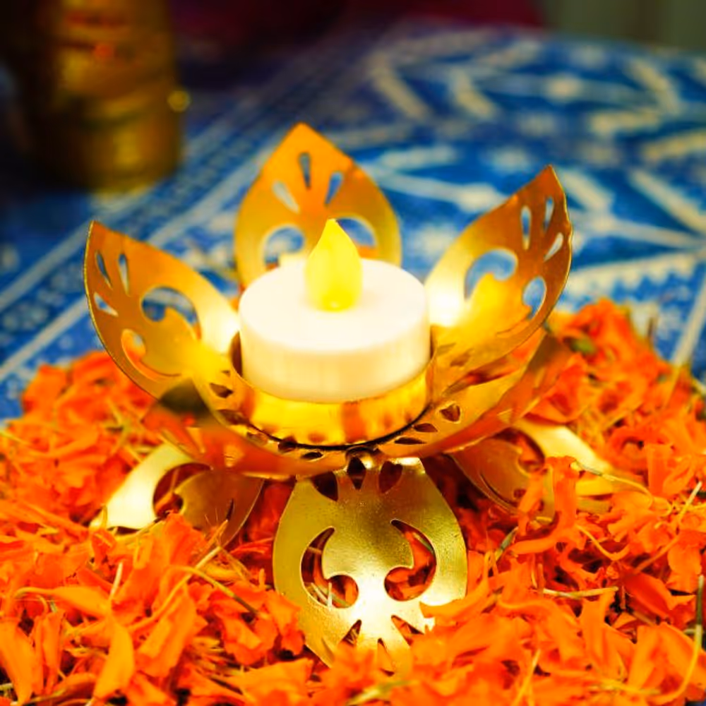 Elevate your festive celebrations effortlessly with our Divine Backdrop Kit. From stand to lights, it's all included for a stunning setup!