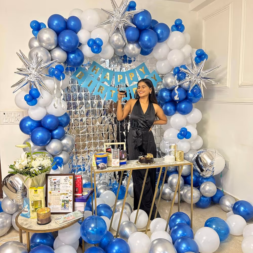 Add a touch of elegance and glamour to your celebration with this birthday backdrop.