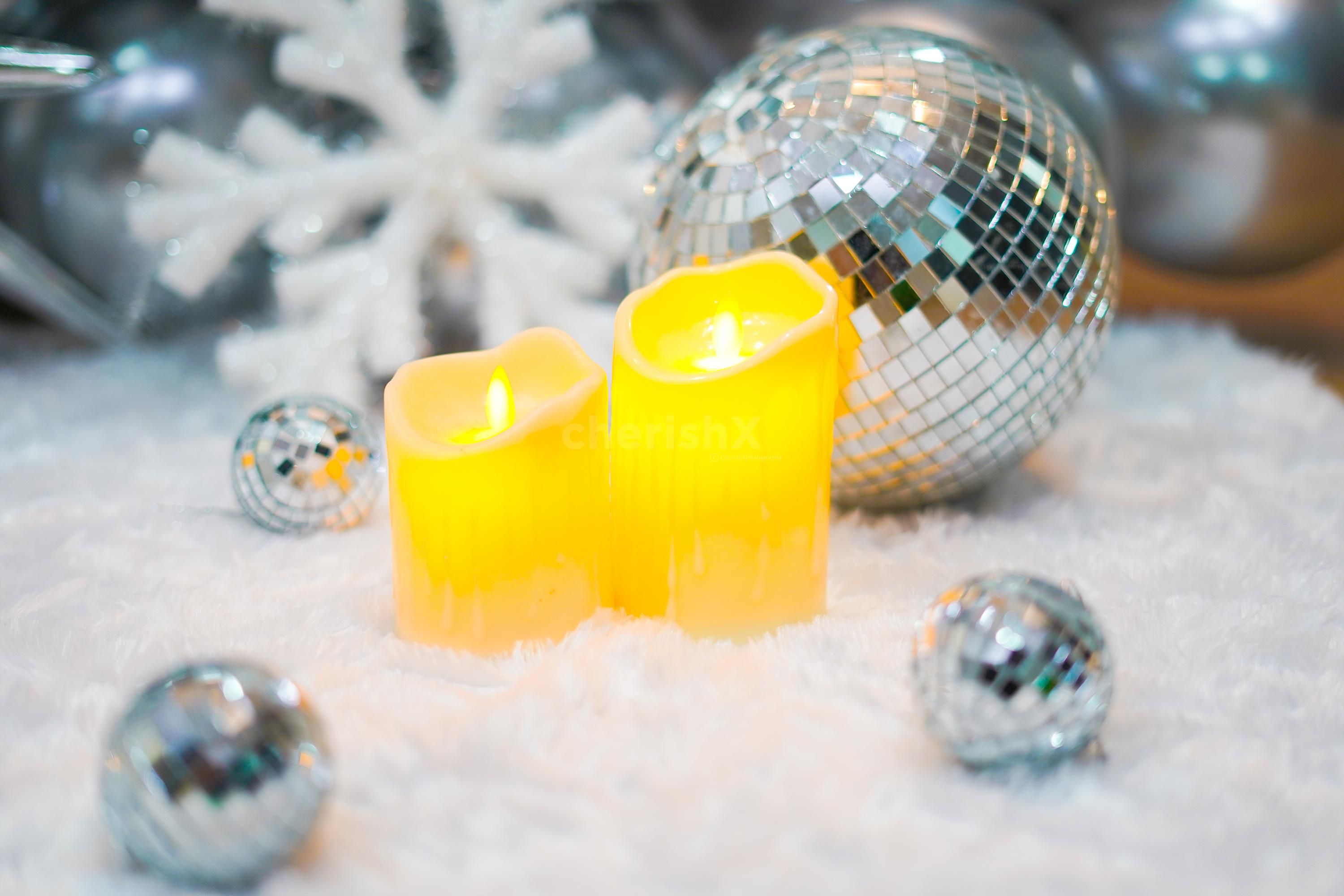 We have also included mixed mirror balls, silver fairy, deer hangings, and small white stars.