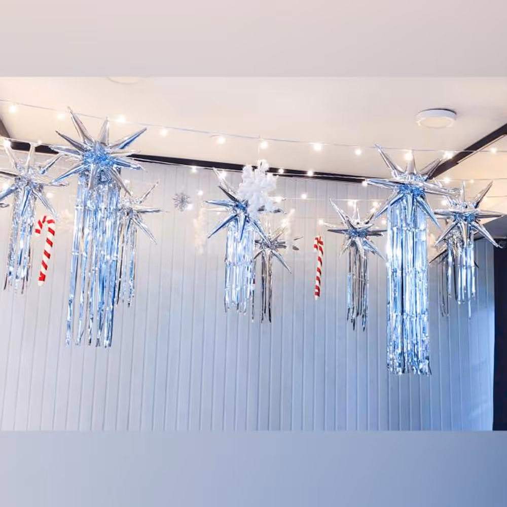 This ceiling decoration will add to a sparkling and elegant Christmas ambiance.