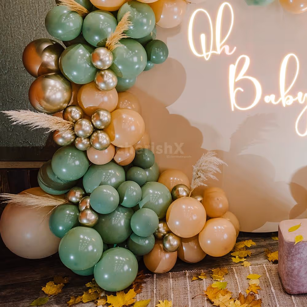 A whimsical decor is decorated with compass grass sticks and looks more captivating.